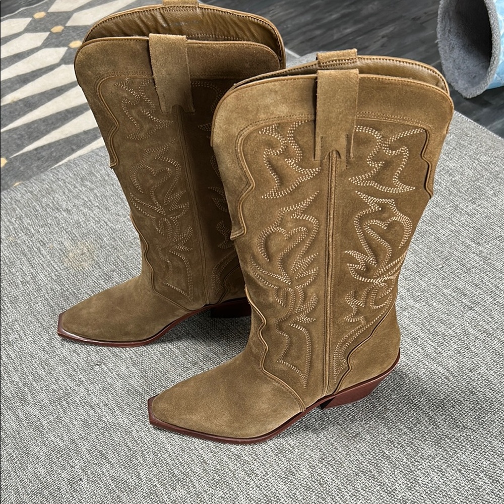 Tan Suede Western Boots